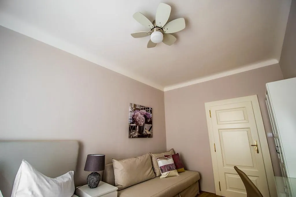 Daire Unique Apt 250M From The Charles Bridge Prag